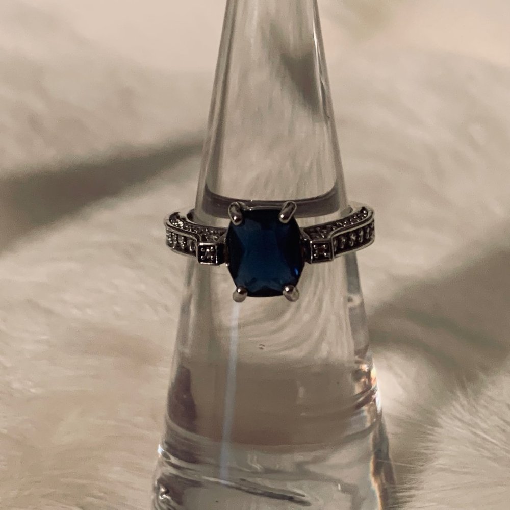 Silver Tone Fashion Ring with Blue and Clear Stones Size 5